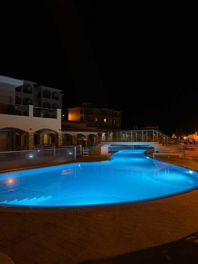 Cozy 2 Bedrooms Apartment In Complex With Swimming Pools And Beautiful View Paphos Bagian luar foto